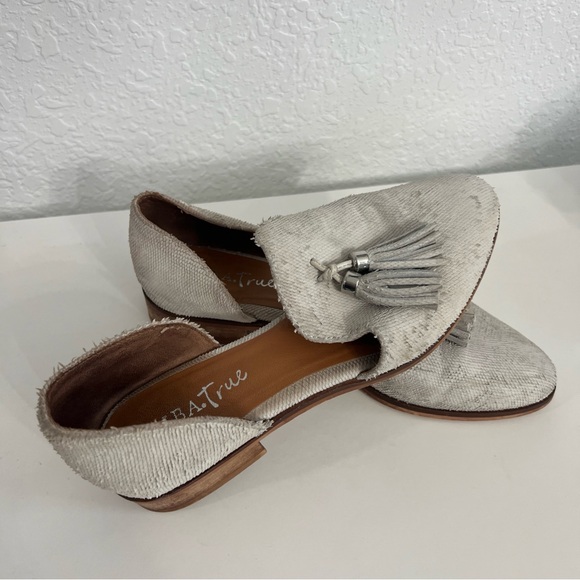 Diba True Neat Freak Women’s Tassel Loafers Size 7.5M Beige Leather Upper - Picture 2 of 8